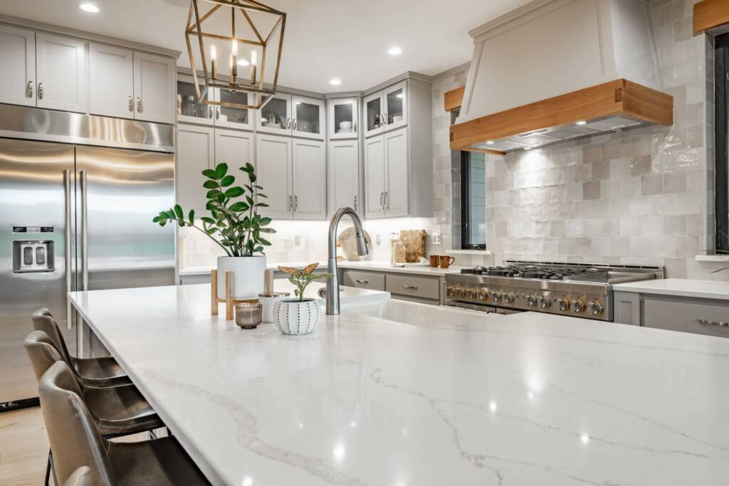 Custom kitchen remodeling in Dallas with modern cabinetry and elegant finishes