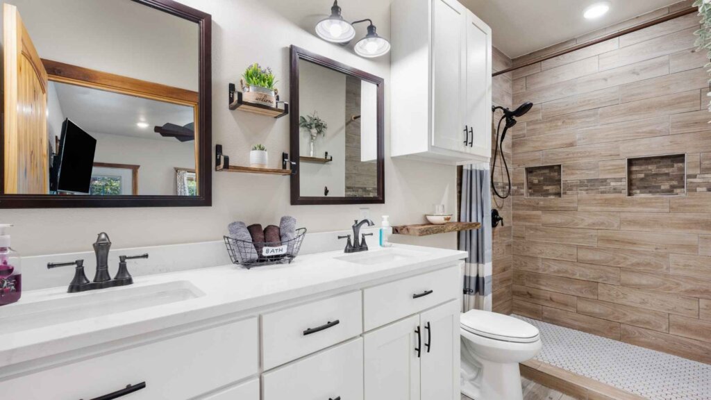 Do Bathrooms Need Windows? A Dallas Homeowner’s Ultimate Guide in Dallas, TX